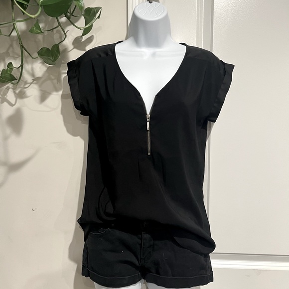 Express Half Zip Silky V-Neck - Picture 2 of 4